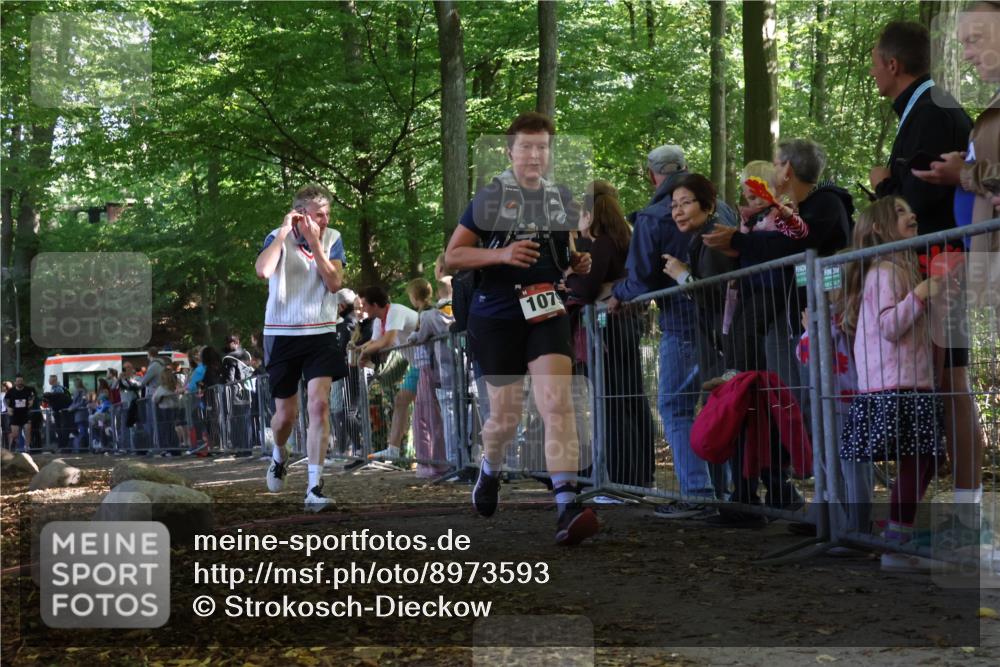 28.09.2025 - 33. Volkslauf durch das schöne Alstertal Strokosch-Dieckow http://msf.ph/oto/8973593 28.09.2025 12:20:03 Ziel 1079, 2252, 2582 meine-sportfotos.de