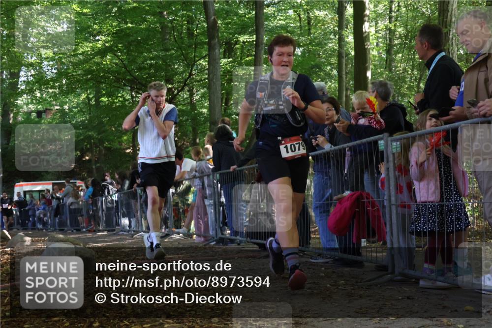 28.09.2025 - 33. Volkslauf durch das schöne Alstertal Strokosch-Dieckow http://msf.ph/oto/8973594 28.09.2025 12:20:03 Ziel 1079, 2252, 2582 meine-sportfotos.de