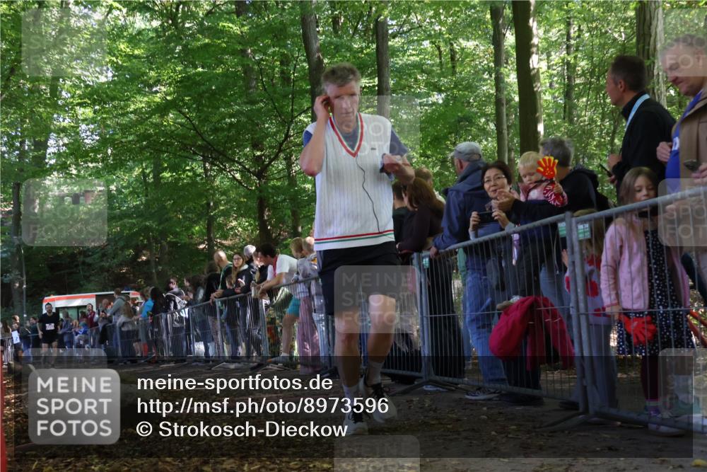 28.09.2025 - 33. Volkslauf durch das schöne Alstertal Strokosch-Dieckow http://msf.ph/oto/8973596 28.09.2025 12:20:04 Ziel 2252, 2582 meine-sportfotos.de