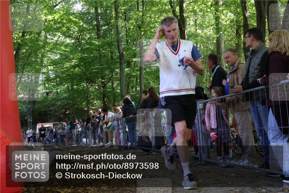 28.09.2025 - 33. Volkslauf durch das schöne Alstertal Strokosch-Dieckow http://msf.ph/oto/8973598 28.09.2025 12:20:05 Ziel 2252, 2582 meine-sportfotos.de