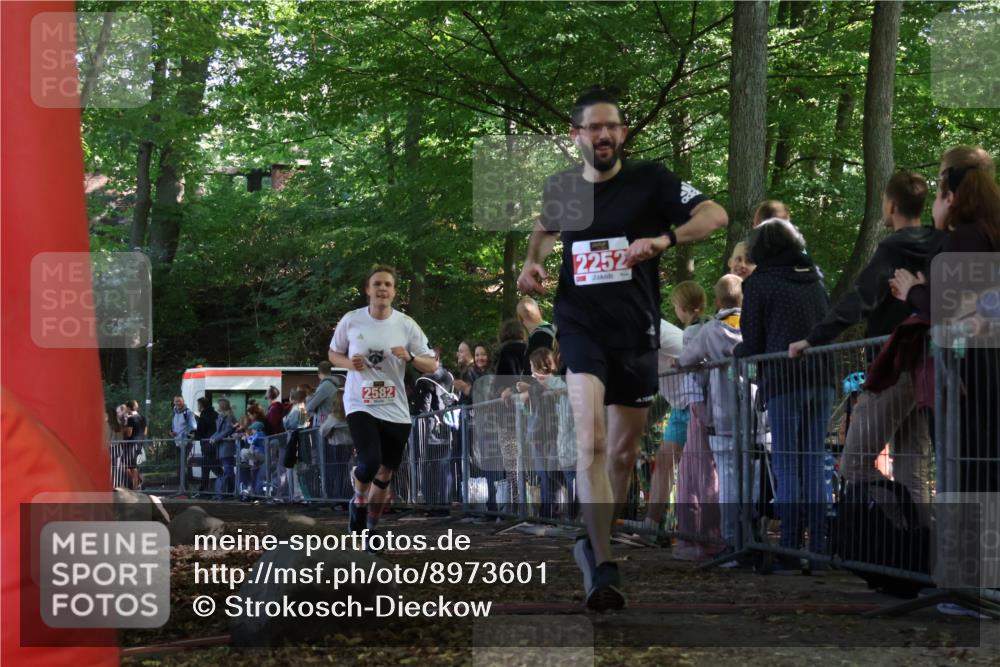 28.09.2025 - 33. Volkslauf durch das schöne Alstertal Strokosch-Dieckow http://msf.ph/oto/8973601 28.09.2025 12:20:10 Ziel 2252, 2582 meine-sportfotos.de