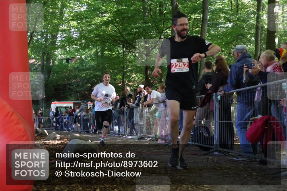 28.09.2025 - 33. Volkslauf durch das schöne Alstertal Strokosch-Dieckow http://msf.ph/oto/8973602 28.09.2025 12:20:11 Ziel 2252, 2582 meine-sportfotos.de