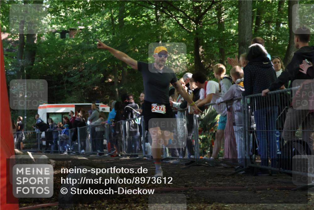 28.09.2025 - 33. Volkslauf durch das schöne Alstertal Strokosch-Dieckow http://msf.ph/oto/8973612 28.09.2025 12:20:24 Ziel 2476 meine-sportfotos.de