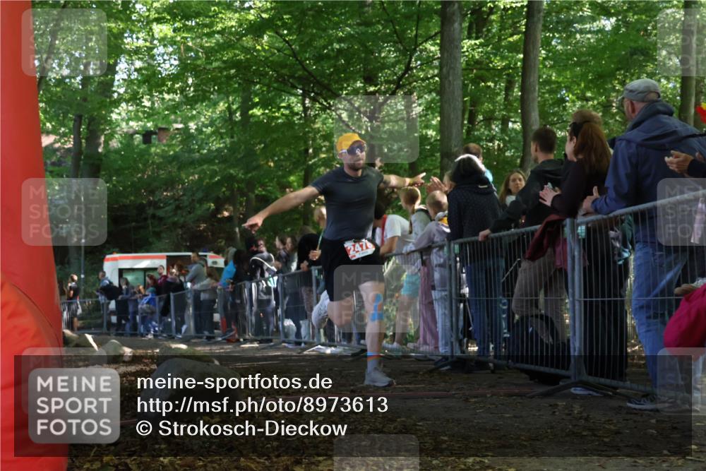 28.09.2025 - 33. Volkslauf durch das schöne Alstertal Strokosch-Dieckow http://msf.ph/oto/8973613 28.09.2025 12:20:24 Ziel 2476 meine-sportfotos.de