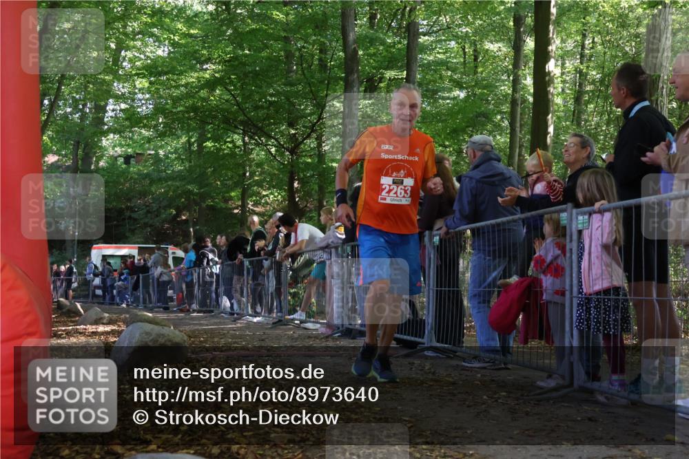 28.09.2025 - 33. Volkslauf durch das schöne Alstertal Strokosch-Dieckow http://msf.ph/oto/8973640 28.09.2025 12:20:52 Ziel  meine-sportfotos.de
