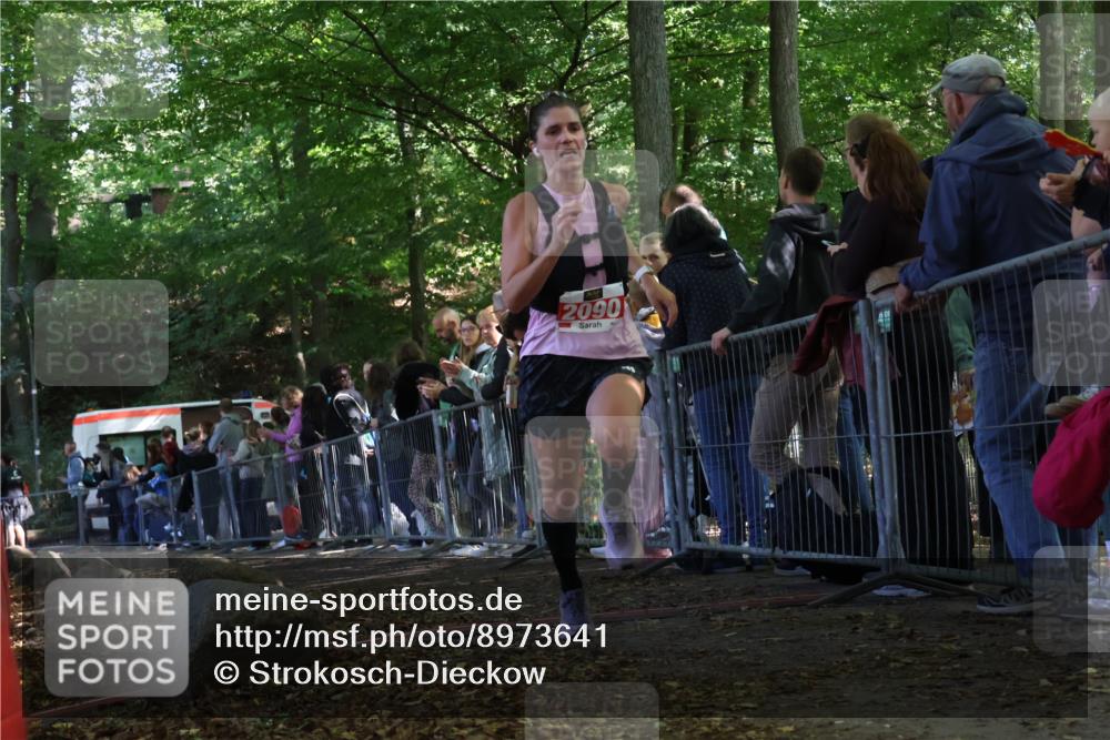 28.09.2025 - 33. Volkslauf durch das schöne Alstertal Strokosch-Dieckow http://msf.ph/oto/8973641 28.09.2025 12:21:05 Ziel 2090 meine-sportfotos.de