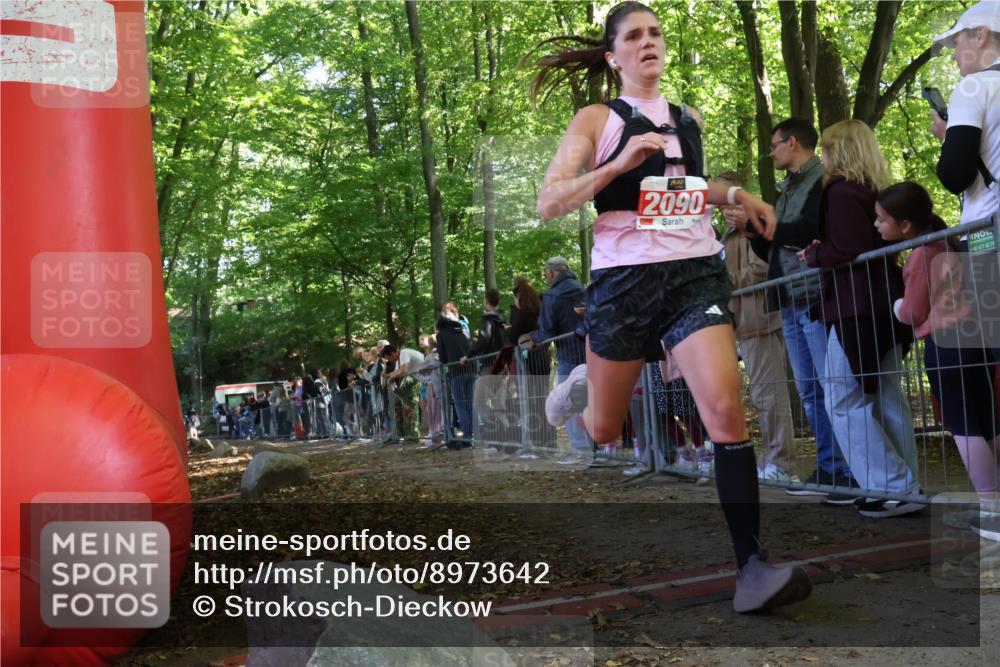 28.09.2025 - 33. Volkslauf durch das schöne Alstertal Strokosch-Dieckow http://msf.ph/oto/8973642 28.09.2025 12:21:06 Ziel  meine-sportfotos.de