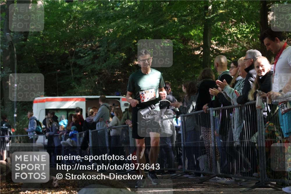28.09.2025 - 33. Volkslauf durch das schöne Alstertal Strokosch-Dieckow http://msf.ph/oto/8973643 28.09.2025 12:21:22 Ziel 2502 meine-sportfotos.de
