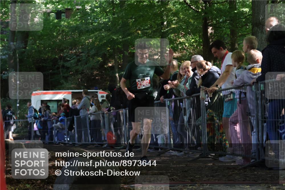 28.09.2025 - 33. Volkslauf durch das schöne Alstertal Strokosch-Dieckow http://msf.ph/oto/8973644 28.09.2025 12:21:22 Ziel 2502 meine-sportfotos.de
