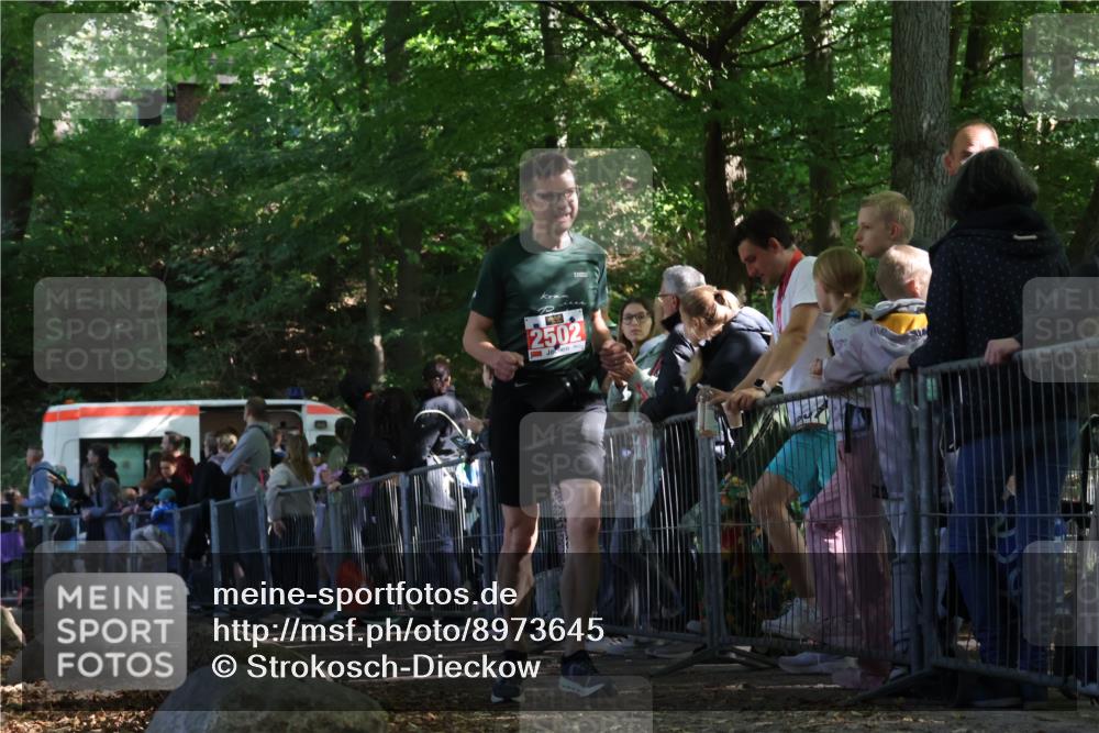 28.09.2025 - 33. Volkslauf durch das schöne Alstertal Strokosch-Dieckow http://msf.ph/oto/8973645 28.09.2025 12:21:23 Ziel 2502 meine-sportfotos.de