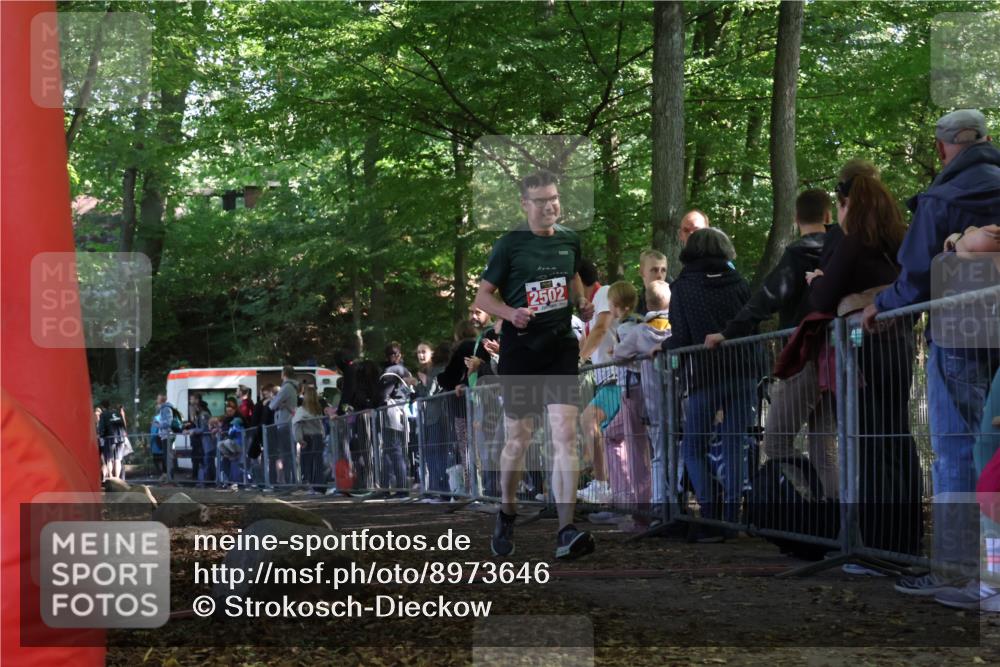 28.09.2025 - 33. Volkslauf durch das schöne Alstertal Strokosch-Dieckow http://msf.ph/oto/8973646 28.09.2025 12:21:24 Ziel 2502 meine-sportfotos.de