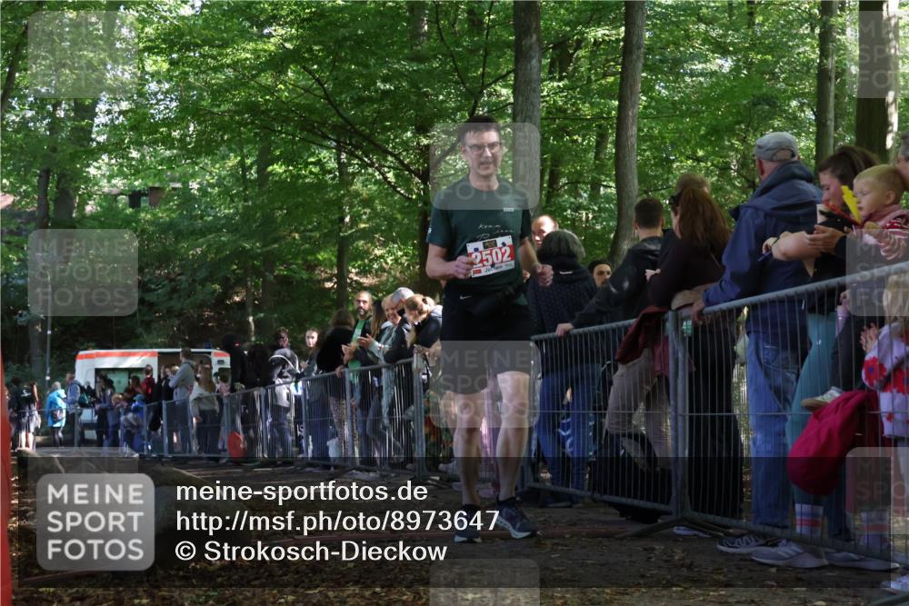 28.09.2025 - 33. Volkslauf durch das schöne Alstertal Strokosch-Dieckow http://msf.ph/oto/8973647 28.09.2025 12:21:24 Ziel 2502 meine-sportfotos.de