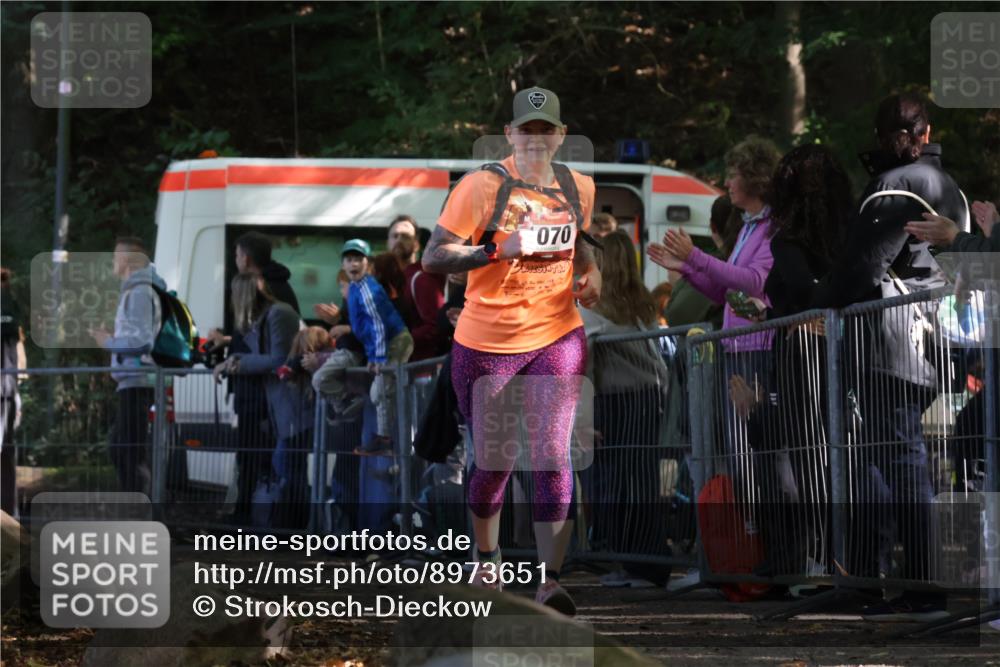 28.09.2025 - 33. Volkslauf durch das schöne Alstertal Strokosch-Dieckow http://msf.ph/oto/8973651 28.09.2025 12:21:38 Ziel 1070 meine-sportfotos.de
