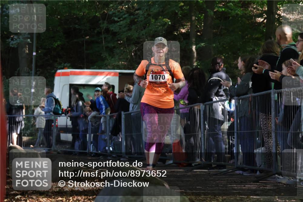 28.09.2025 - 33. Volkslauf durch das schöne Alstertal Strokosch-Dieckow http://msf.ph/oto/8973652 28.09.2025 12:21:39 Ziel 1070 meine-sportfotos.de