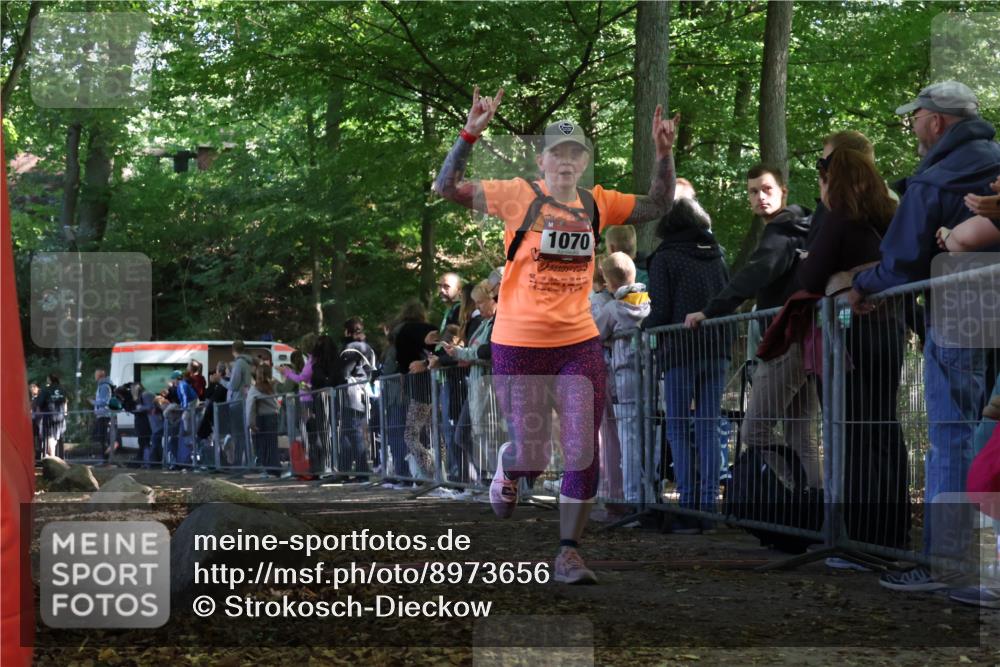 28.09.2025 - 33. Volkslauf durch das schöne Alstertal Strokosch-Dieckow http://msf.ph/oto/8973656 28.09.2025 12:21:42 Ziel 1070 meine-sportfotos.de