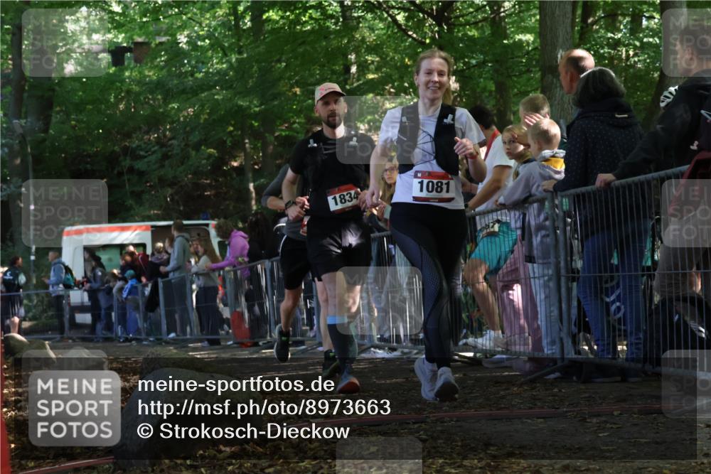 28.09.2025 - 33. Volkslauf durch das schöne Alstertal Strokosch-Dieckow http://msf.ph/oto/8973663 28.09.2025 12:21:56 Ziel 1081, 1834, 2431 meine-sportfotos.de