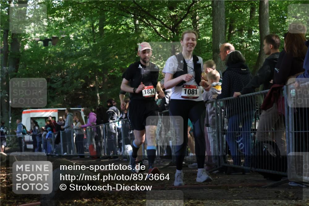 28.09.2025 - 33. Volkslauf durch das schöne Alstertal Strokosch-Dieckow http://msf.ph/oto/8973664 28.09.2025 12:21:57 Ziel 1081, 1834, 2431 meine-sportfotos.de