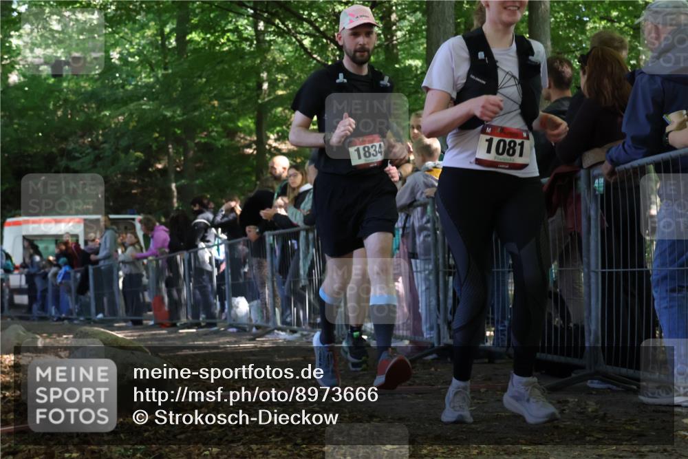28.09.2025 - 33. Volkslauf durch das schöne Alstertal Strokosch-Dieckow http://msf.ph/oto/8973666 28.09.2025 12:21:57 Ziel 1081, 1834, 2431 meine-sportfotos.de