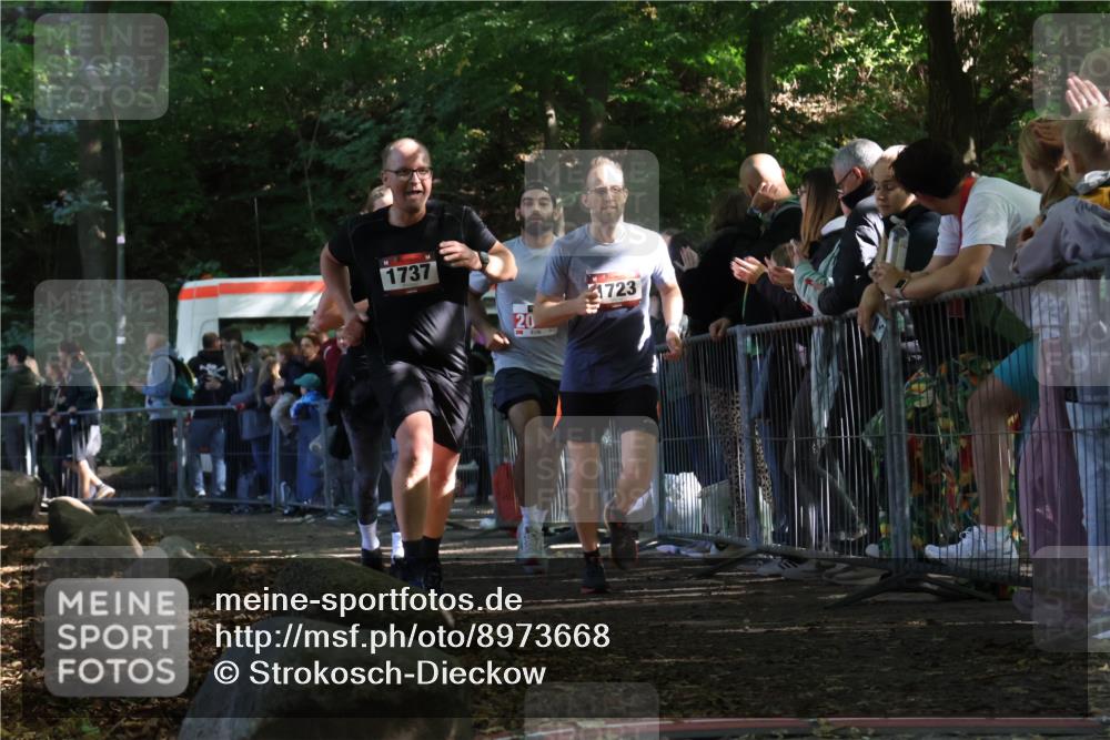 28.09.2025 - 33. Volkslauf durch das schöne Alstertal Strokosch-Dieckow http://msf.ph/oto/8973668 28.09.2025 12:22:13 Ziel 1723, 1737, 2055, 2056 meine-sportfotos.de
