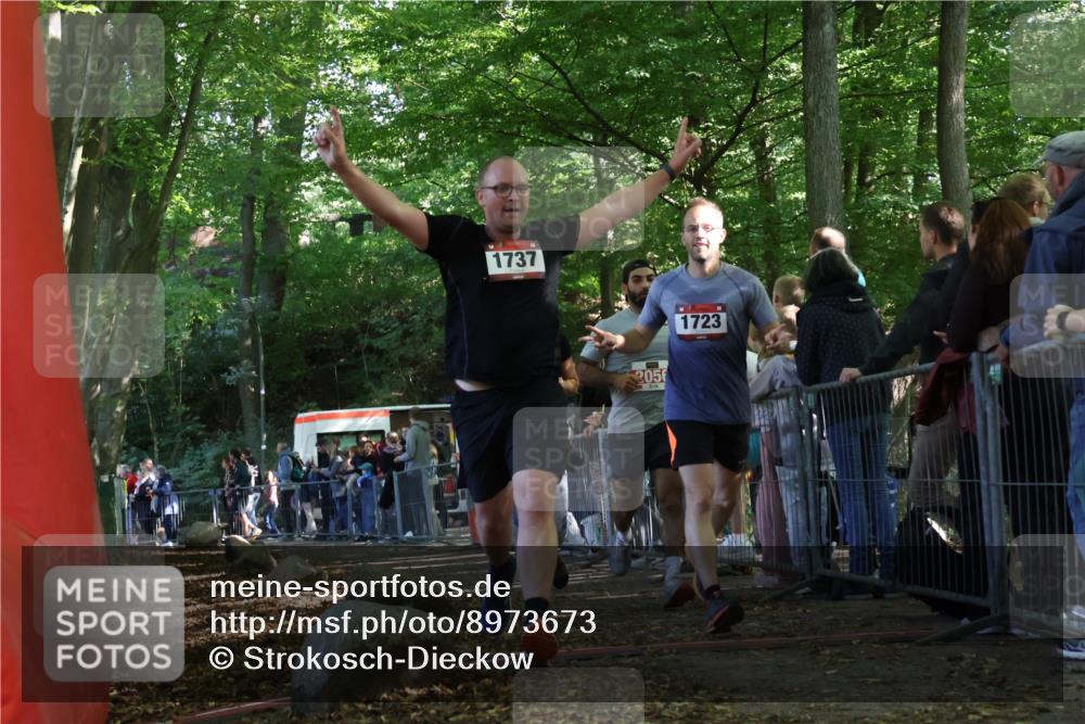 28.09.2025 - 33. Volkslauf durch das schöne Alstertal Strokosch-Dieckow http://msf.ph/oto/8973673 28.09.2025 12:22:15 Ziel 1723, 1737, 2055, 2056 meine-sportfotos.de