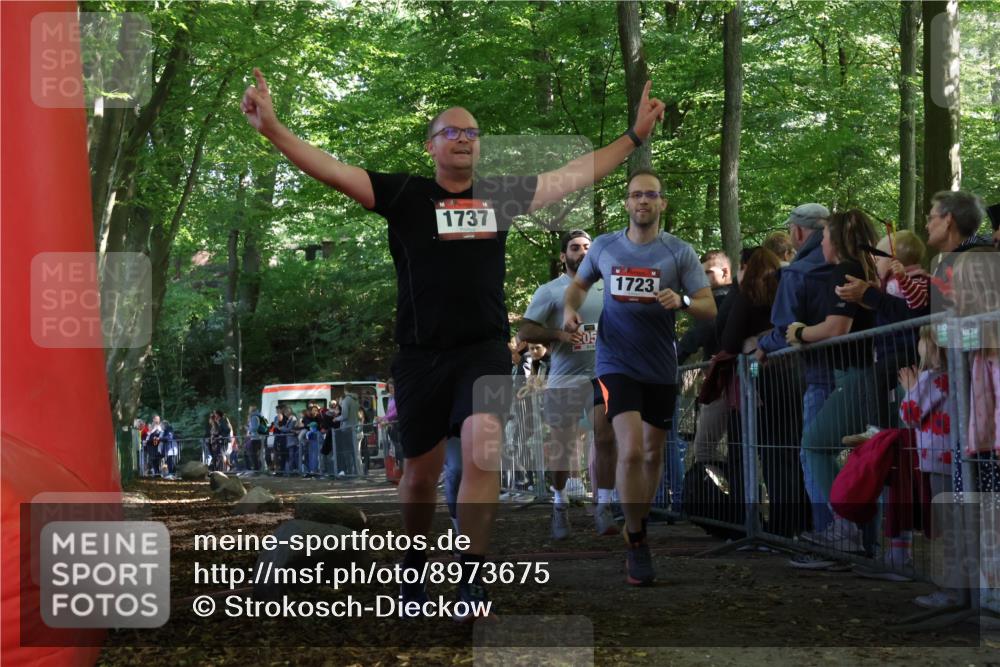 28.09.2025 - 33. Volkslauf durch das schöne Alstertal Strokosch-Dieckow http://msf.ph/oto/8973675 28.09.2025 12:22:16 Ziel 1723, 1737, 2055, 2056 meine-sportfotos.de