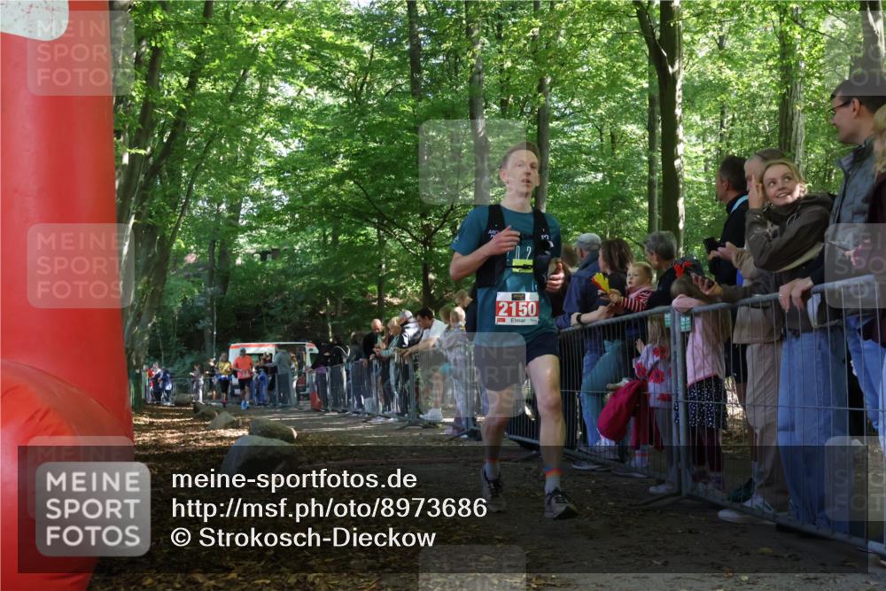 28.09.2025 - 33. Volkslauf durch das schöne Alstertal Strokosch-Dieckow http://msf.ph/oto/8973686 28.09.2025 12:22:32 Ziel 1736, 2150, 2196 meine-sportfotos.de