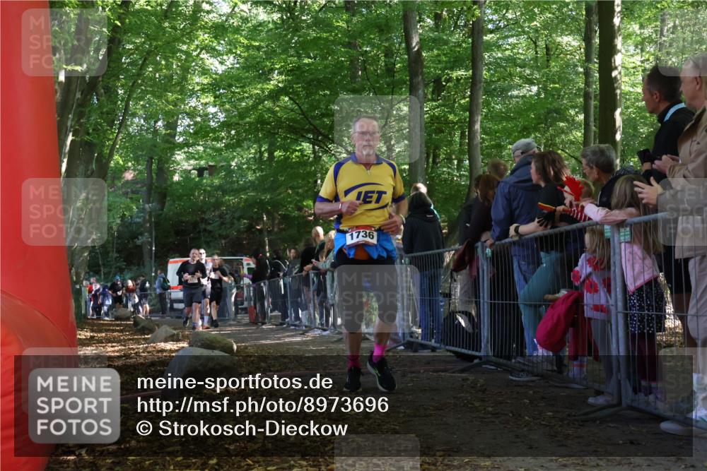 28.09.2025 - 33. Volkslauf durch das schöne Alstertal Strokosch-Dieckow http://msf.ph/oto/8973696 28.09.2025 12:22:42 Ziel 2288, 2457, 2523, 2568 meine-sportfotos.de