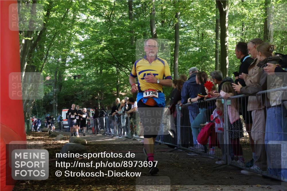 28.09.2025 - 33. Volkslauf durch das schöne Alstertal Strokosch-Dieckow http://msf.ph/oto/8973697 28.09.2025 12:22:42 Ziel 2288, 2457, 2523, 2568 meine-sportfotos.de
