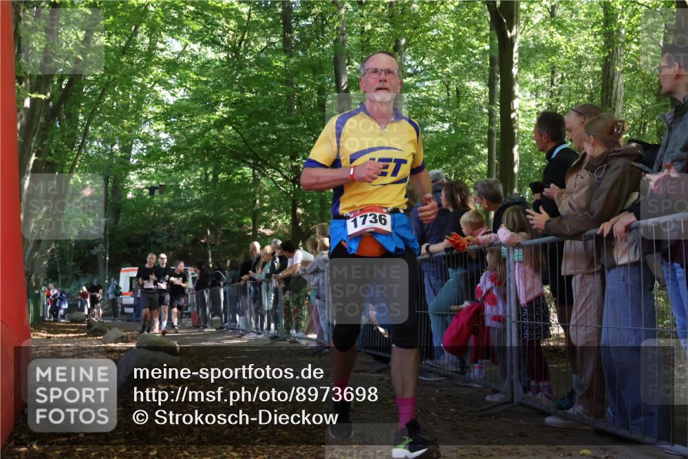 28.09.2025 - 33. Volkslauf durch das schöne Alstertal Strokosch-Dieckow http://msf.ph/oto/8973698 28.09.2025 12:22:42 Ziel 2288, 2457, 2523, 2568 meine-sportfotos.de