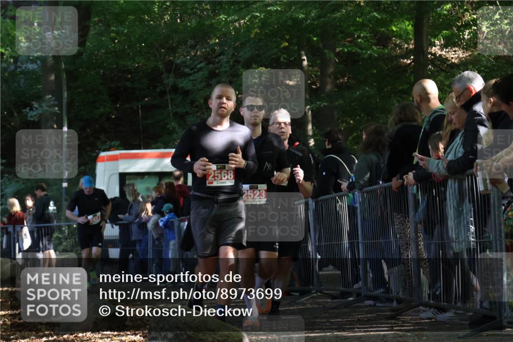 28.09.2025 - 33. Volkslauf durch das schöne Alstertal Strokosch-Dieckow http://msf.ph/oto/8973699 28.09.2025 12:22:44 Ziel 2288, 2457, 2523, 2568 meine-sportfotos.de