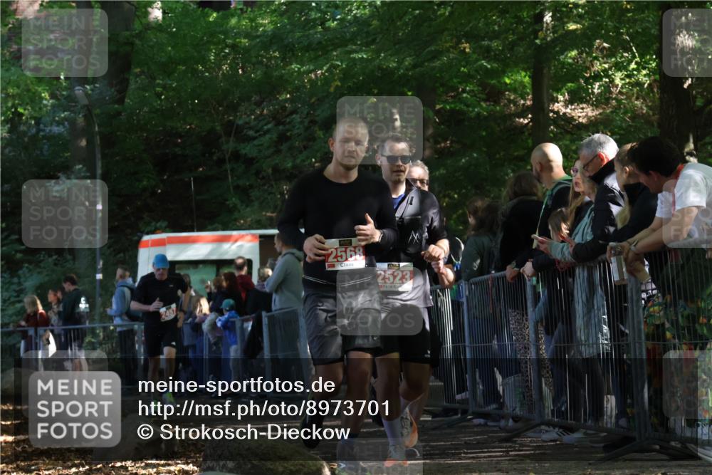 28.09.2025 - 33. Volkslauf durch das schöne Alstertal Strokosch-Dieckow http://msf.ph/oto/8973701 28.09.2025 12:22:44 Ziel 2288, 2457, 2523, 2568 meine-sportfotos.de