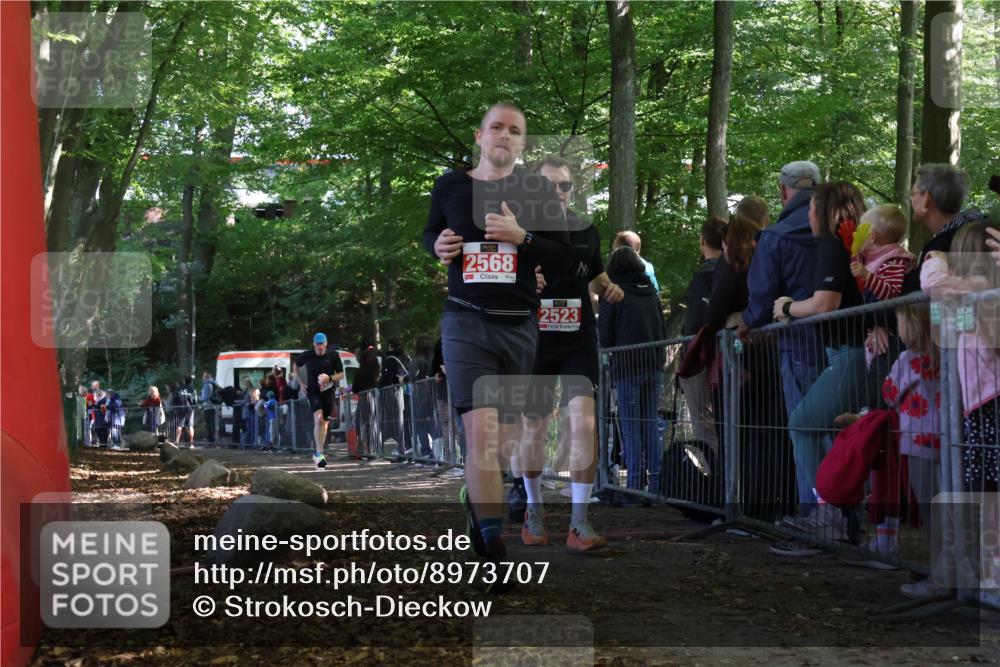 28.09.2025 - 33. Volkslauf durch das schöne Alstertal Strokosch-Dieckow http://msf.ph/oto/8973707 28.09.2025 12:22:47 Ziel 2288, 2457, 2523, 2568 meine-sportfotos.de