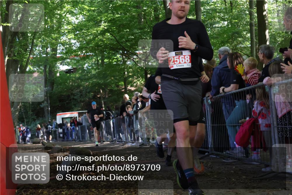 28.09.2025 - 33. Volkslauf durch das schöne Alstertal Strokosch-Dieckow http://msf.ph/oto/8973709 28.09.2025 12:22:48 Ziel 2288, 2457, 2523 meine-sportfotos.de