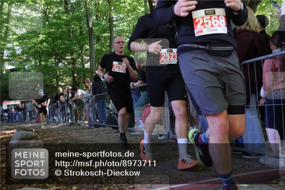 28.09.2025 - 33. Volkslauf durch das schöne Alstertal Strokosch-Dieckow http://msf.ph/oto/8973711 28.09.2025 12:22:48 Ziel 2288, 2457, 2523 meine-sportfotos.de