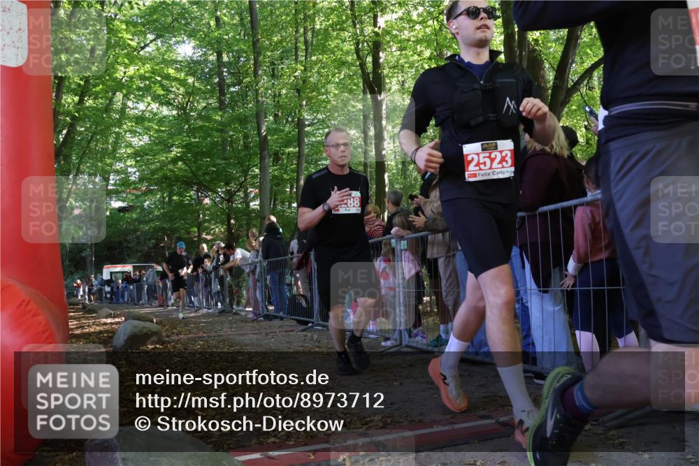 28.09.2025 - 33. Volkslauf durch das schöne Alstertal Strokosch-Dieckow http://msf.ph/oto/8973712 28.09.2025 12:22:49 Ziel 2457 meine-sportfotos.de