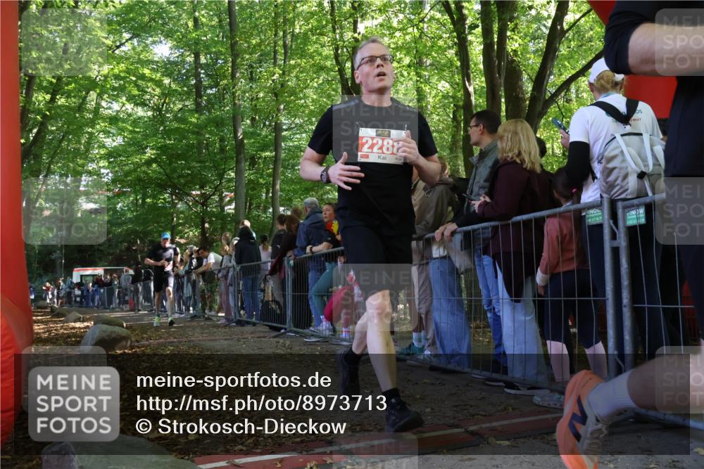 28.09.2025 - 33. Volkslauf durch das schöne Alstertal Strokosch-Dieckow http://msf.ph/oto/8973713 28.09.2025 12:22:49 Ziel 2457 meine-sportfotos.de