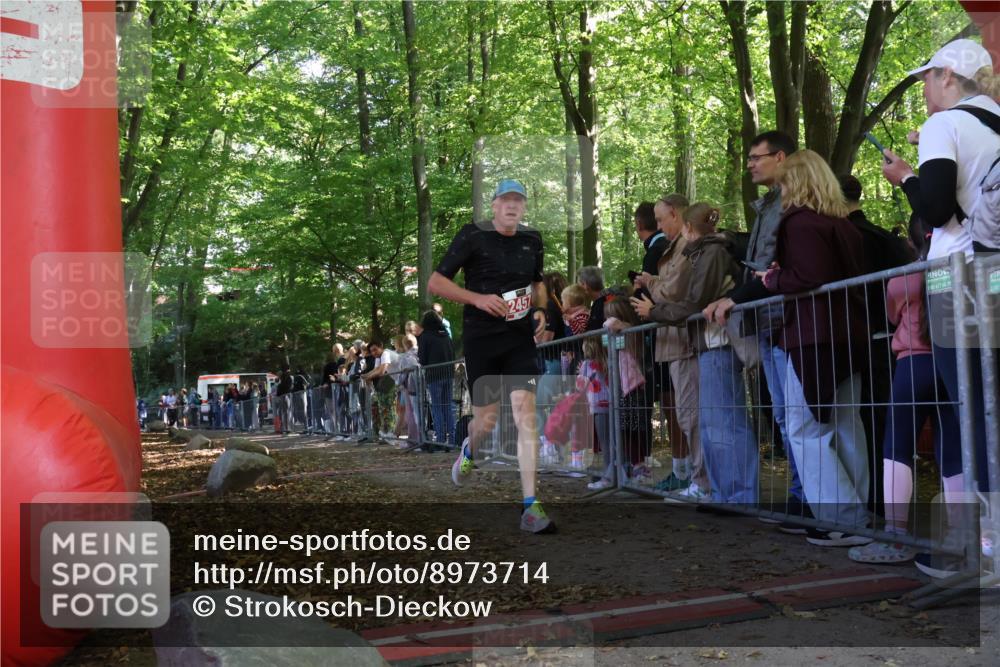 28.09.2025 - 33. Volkslauf durch das schöne Alstertal Strokosch-Dieckow http://msf.ph/oto/8973714 28.09.2025 12:22:51 Ziel 2457 meine-sportfotos.de