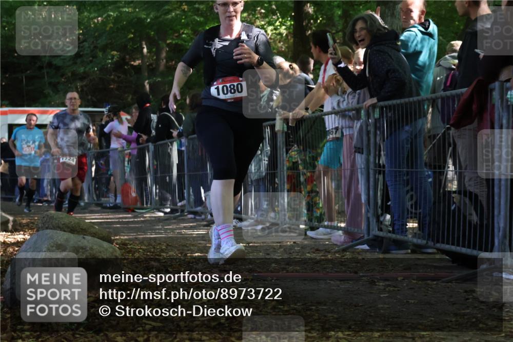 28.09.2025 - 33. Volkslauf durch das schöne Alstertal Strokosch-Dieckow http://msf.ph/oto/8973722 28.09.2025 12:23:04 Ziel 1080, 1724, 2551 meine-sportfotos.de