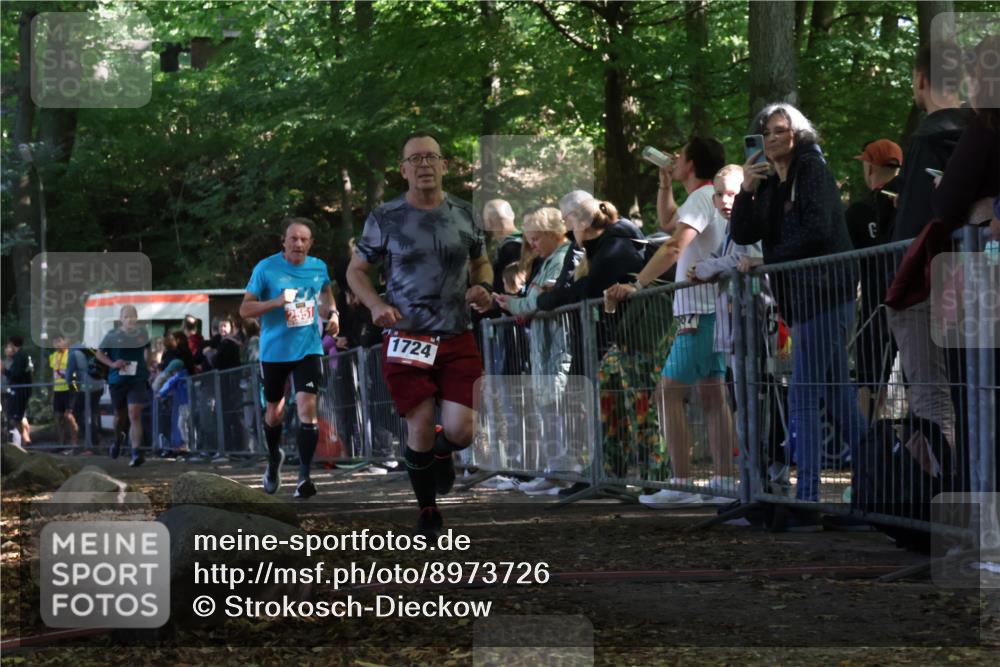 28.09.2025 - 33. Volkslauf durch das schöne Alstertal Strokosch-Dieckow http://msf.ph/oto/8973726 28.09.2025 12:23:07 Ziel 1724, 2400, 2551, 2559 meine-sportfotos.de