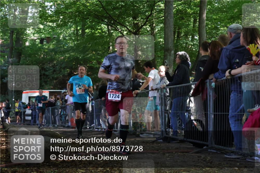 28.09.2025 - 33. Volkslauf durch das schöne Alstertal Strokosch-Dieckow http://msf.ph/oto/8973728 28.09.2025 12:23:08 Ziel 1724, 2400, 2551, 2559 meine-sportfotos.de