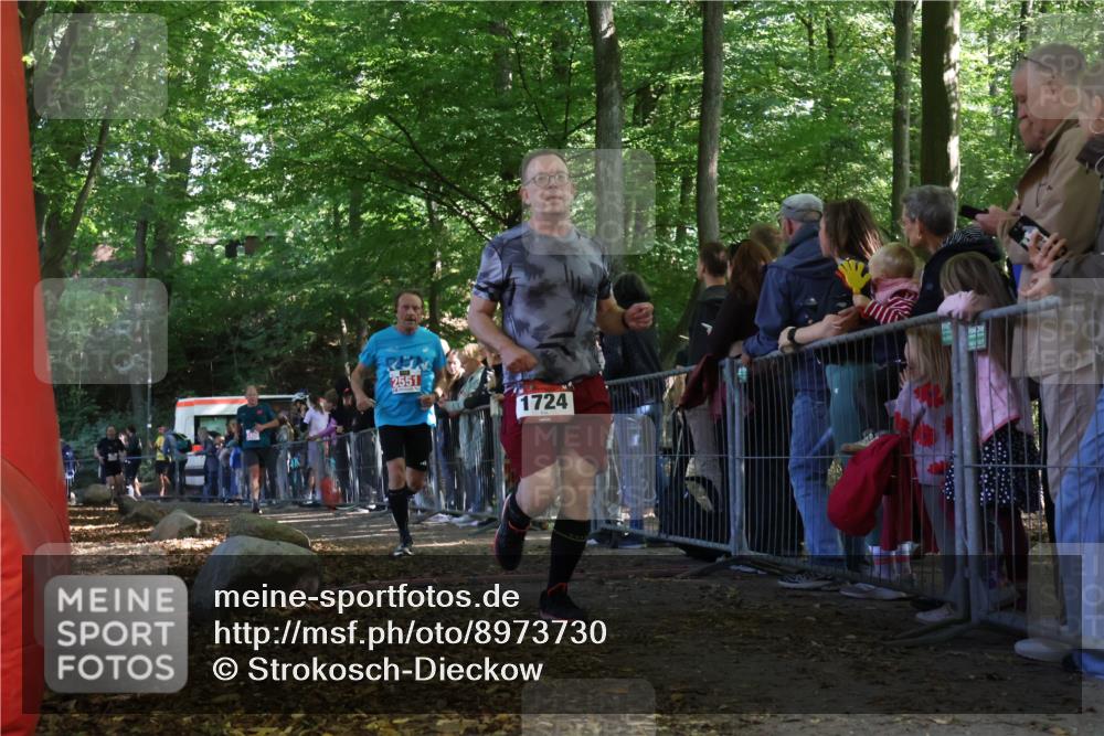 28.09.2025 - 33. Volkslauf durch das schöne Alstertal Strokosch-Dieckow http://msf.ph/oto/8973730 28.09.2025 12:23:09 Ziel 1724, 2131, 2400, 2551, 2559 meine-sportfotos.de
