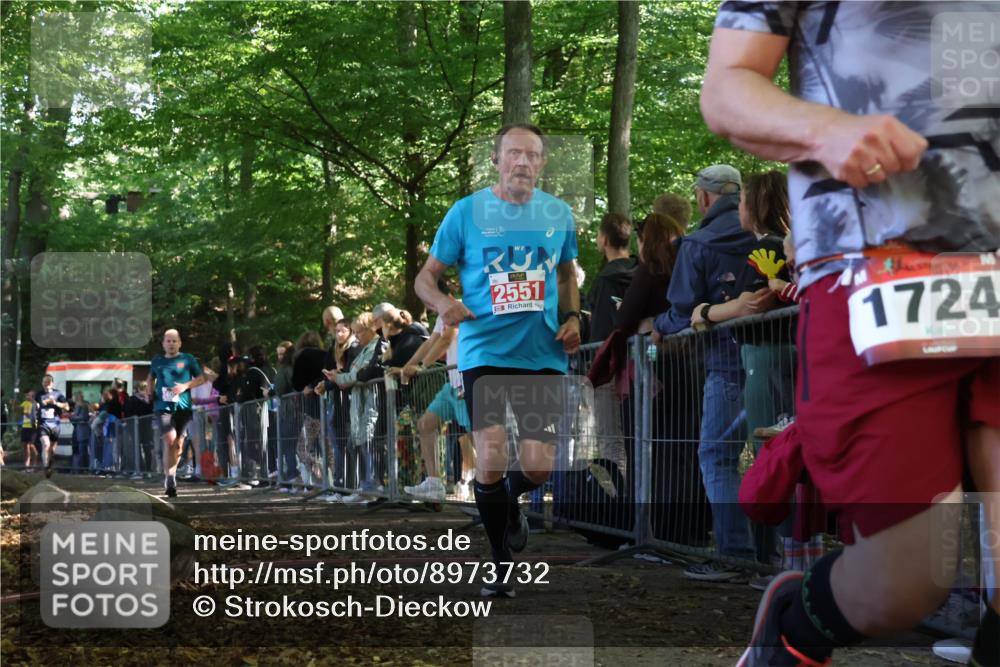 28.09.2025 - 33. Volkslauf durch das schöne Alstertal Strokosch-Dieckow http://msf.ph/oto/8973732 28.09.2025 12:23:10 Ziel 2131, 2400, 2551, 2559 meine-sportfotos.de