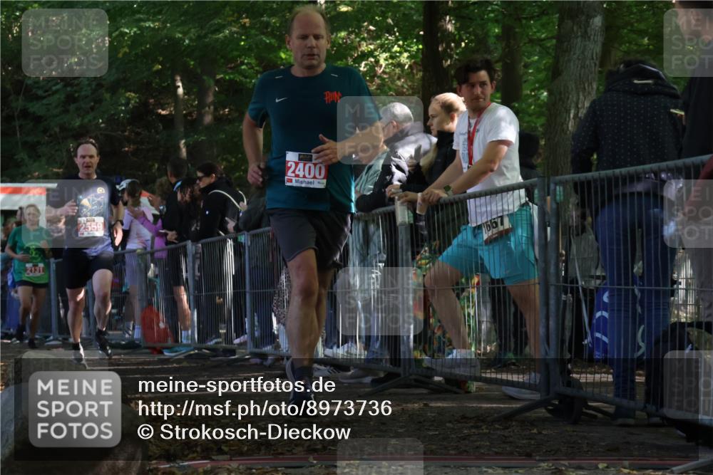 28.09.2025 - 33. Volkslauf durch das schöne Alstertal Strokosch-Dieckow http://msf.ph/oto/8973736 28.09.2025 12:23:13 Ziel 1097, 2131, 2400, 2559 meine-sportfotos.de