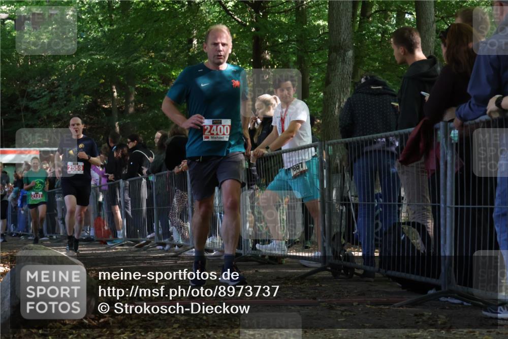 28.09.2025 - 33. Volkslauf durch das schöne Alstertal Strokosch-Dieckow http://msf.ph/oto/8973737 28.09.2025 12:23:13 Ziel 1097, 2131, 2400, 2559 meine-sportfotos.de