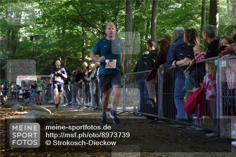 28.09.2025 - 33. Volkslauf durch das schöne Alstertal Strokosch-Dieckow http://msf.ph/oto/8973739 28.09.2025 12:23:14 Ziel 1097, 2131, 2400, 2559 meine-sportfotos.de