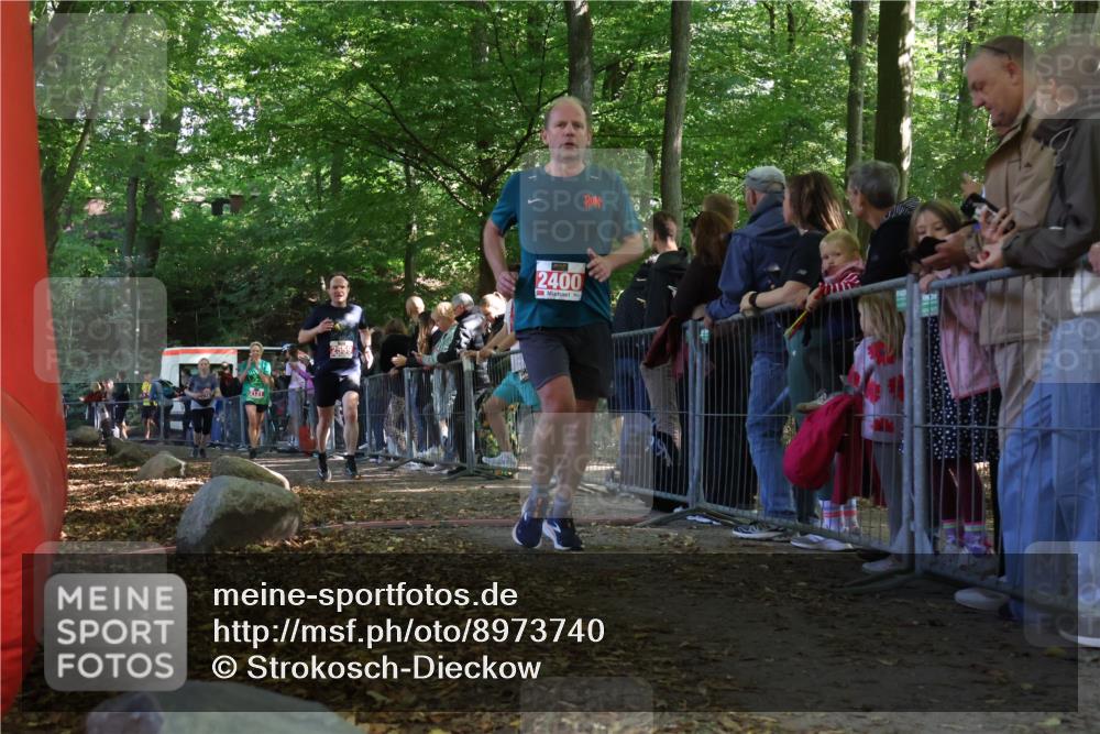 28.09.2025 - 33. Volkslauf durch das schöne Alstertal Strokosch-Dieckow http://msf.ph/oto/8973740 28.09.2025 12:23:14 Ziel 1097, 2131, 2400, 2559 meine-sportfotos.de