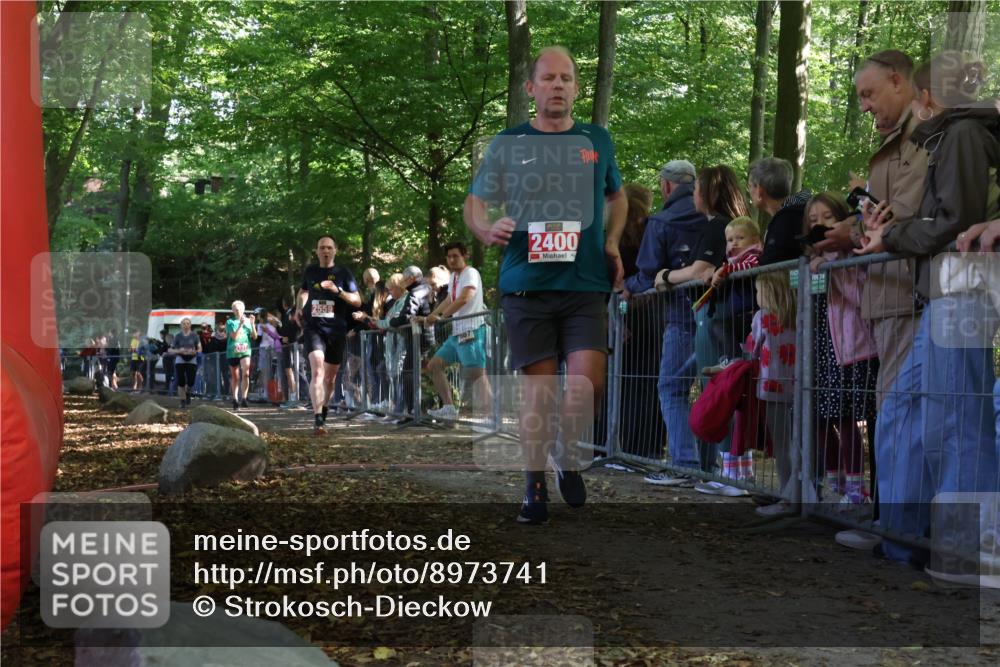 28.09.2025 - 33. Volkslauf durch das schöne Alstertal Strokosch-Dieckow http://msf.ph/oto/8973741 28.09.2025 12:23:15 Ziel 1097, 2131, 2400, 2559 meine-sportfotos.de