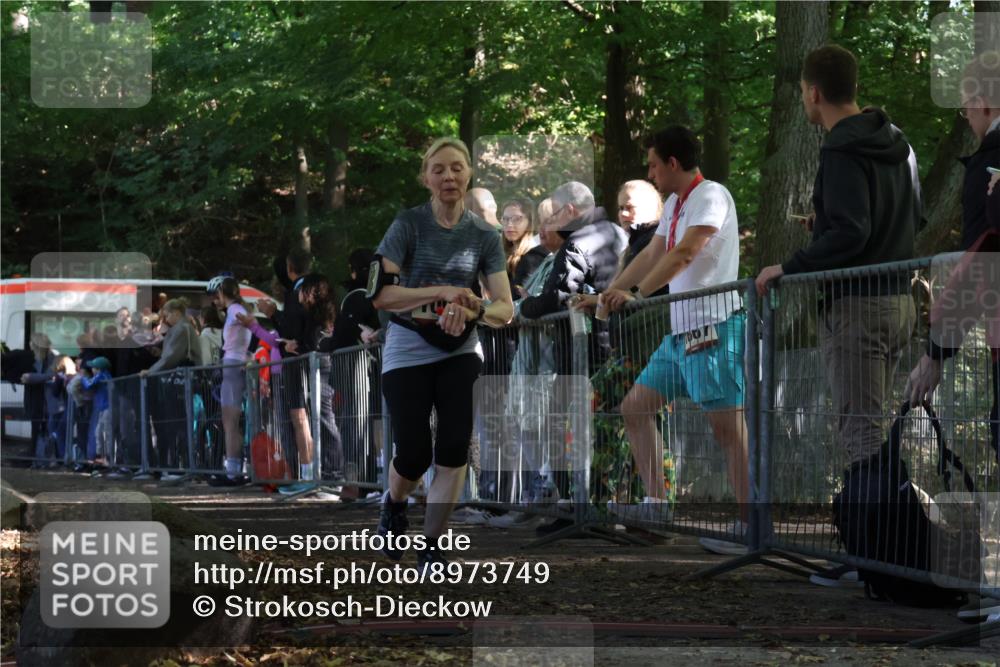 28.09.2025 - 33. Volkslauf durch das schöne Alstertal Strokosch-Dieckow http://msf.ph/oto/8973749 28.09.2025 12:23:20 Ziel 1097 meine-sportfotos.de