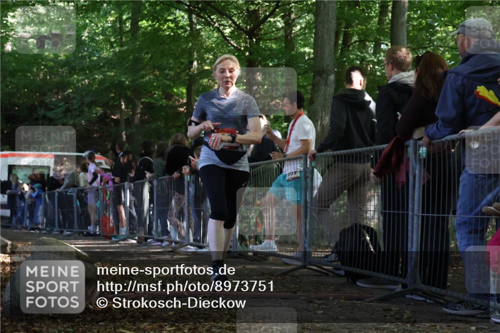 28.09.2025 - 33. Volkslauf durch das schöne Alstertal Strokosch-Dieckow http://msf.ph/oto/8973751 28.09.2025 12:23:21 Ziel 1097 meine-sportfotos.de