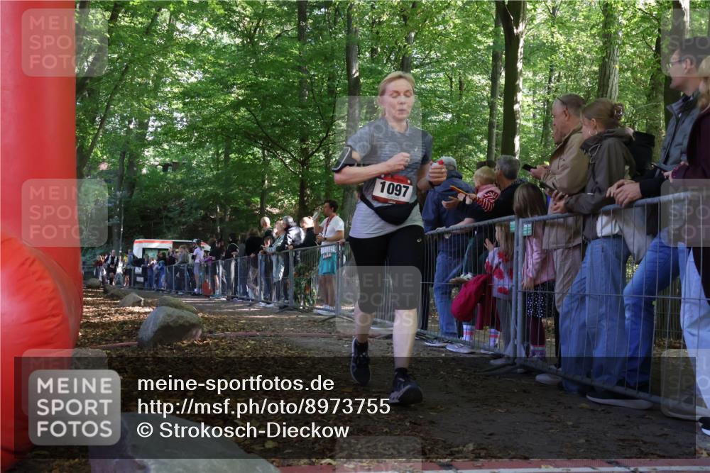 28.09.2025 - 33. Volkslauf durch das schöne Alstertal Strokosch-Dieckow http://msf.ph/oto/8973755 28.09.2025 12:23:23 Ziel 1096 meine-sportfotos.de